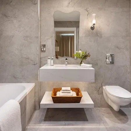 Royal Townhouse 호텔 4*