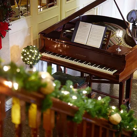 Royal Townhouse 4*