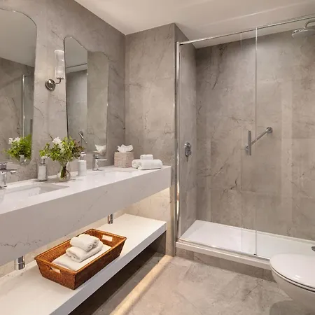 ホテル Royal Townhouse 4*