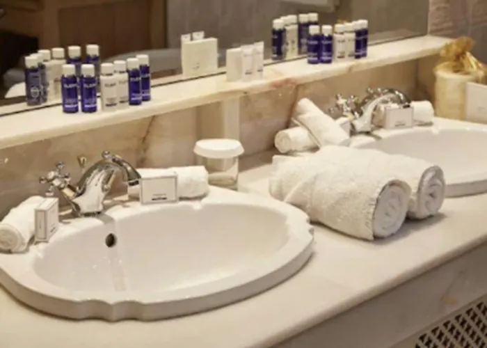 Royal Townhouse 호텔 4*